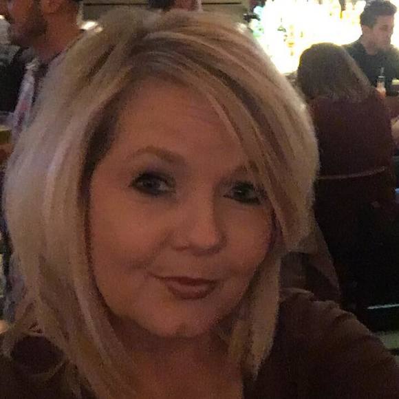 Meet your Posher, Dawn - Picture 2 of 4